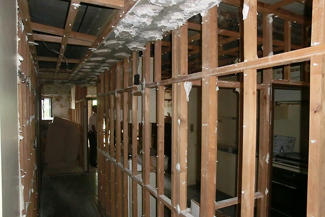 間仕切り壁の解体