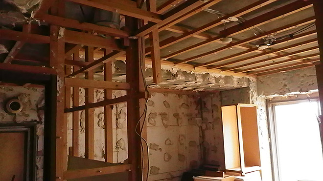 天井も廊下の解体