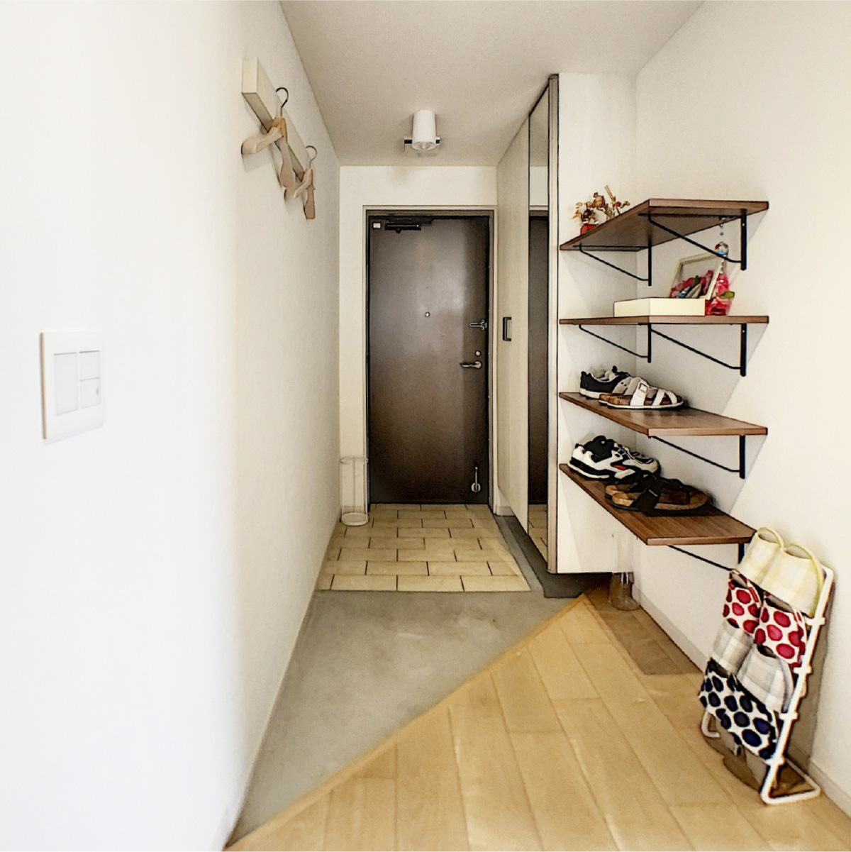 玄関の大理石タイル