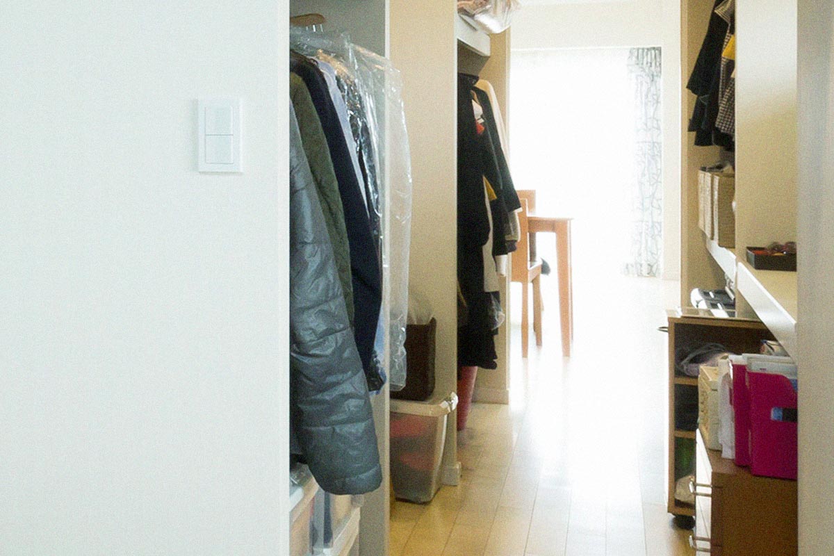 玄関から直接ランドリーやバスルームに行ける導線