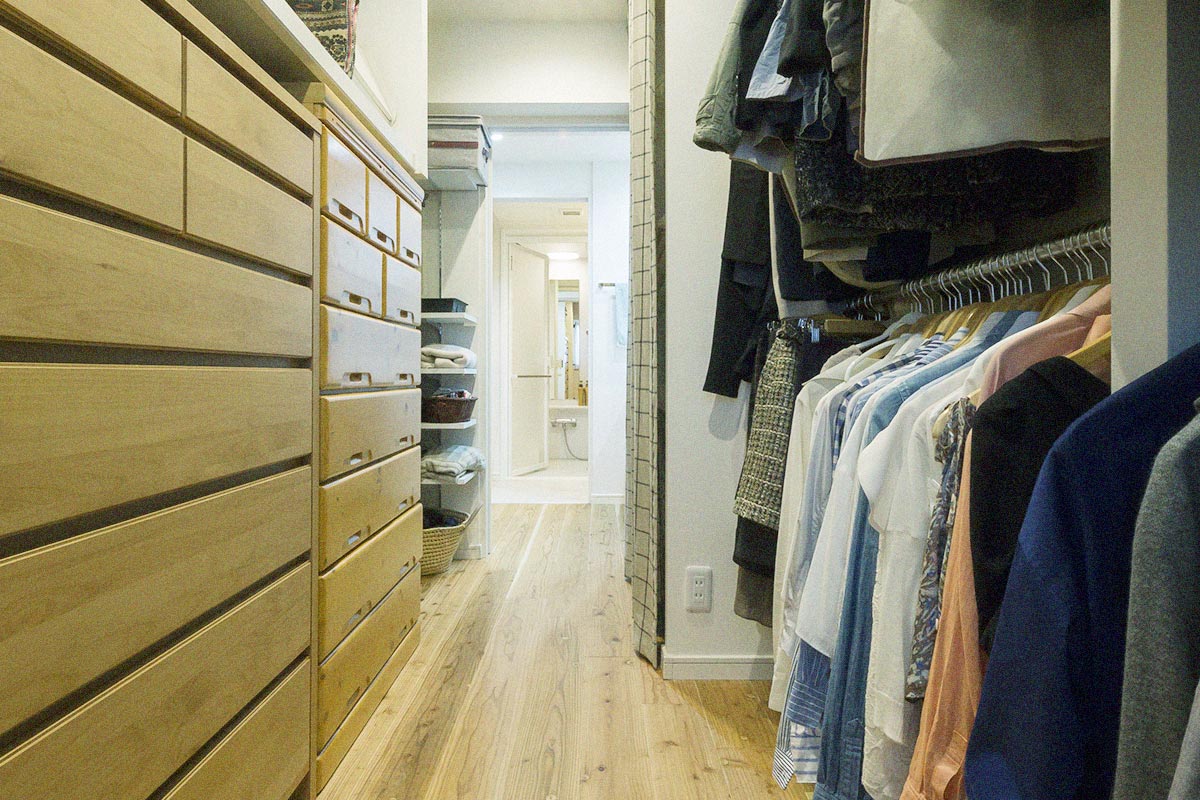 衣装部屋からお風呂まで一直線の動線